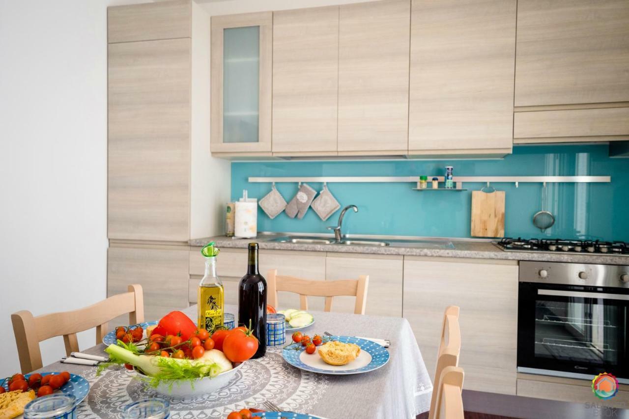 Perle Del Mare - Appartamenti Di Pregio 70M Spiaggia Pescoluse مارينا دي بيسكولوس المظهر الخارجي الصورة